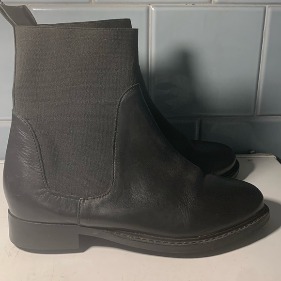 - TOPSHOP - Black ALITE Chelsea Leather Ankle Boots - 32Z91EBLK- SZ 6.5 - Picture 1 of 9